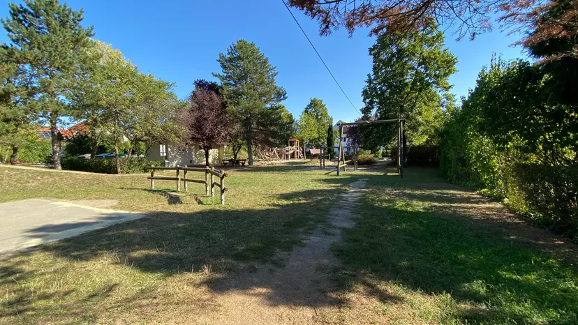 Kinderspielplatz 6