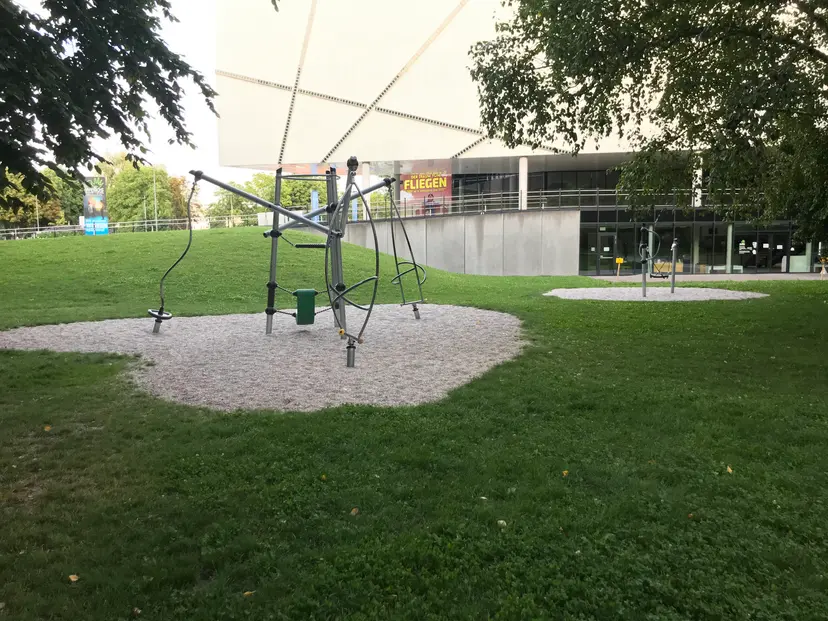 Spielplatz Volksgarten 3