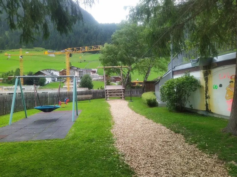 Spielplatz Dorfstrasse 3