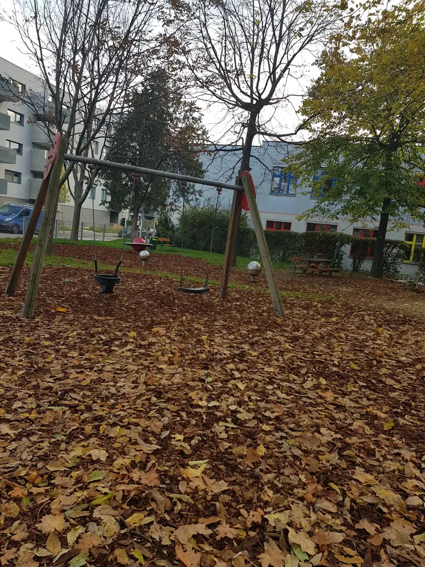 Kinderspielplatz 4