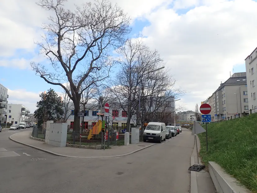 Kinderspielplatz 6