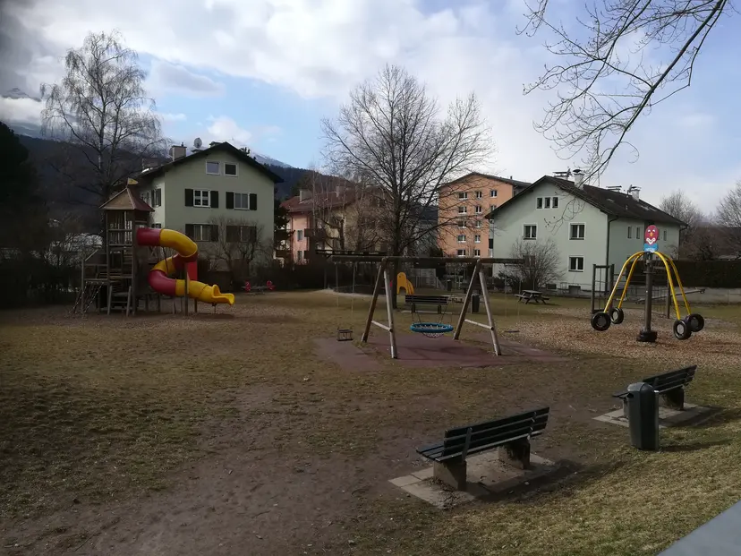 Spielplatz Schule Schönegg 5