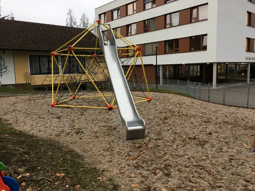 Spielplatz "Musikschule" 5