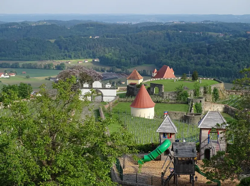 Spielplatz Burgtaverne 4