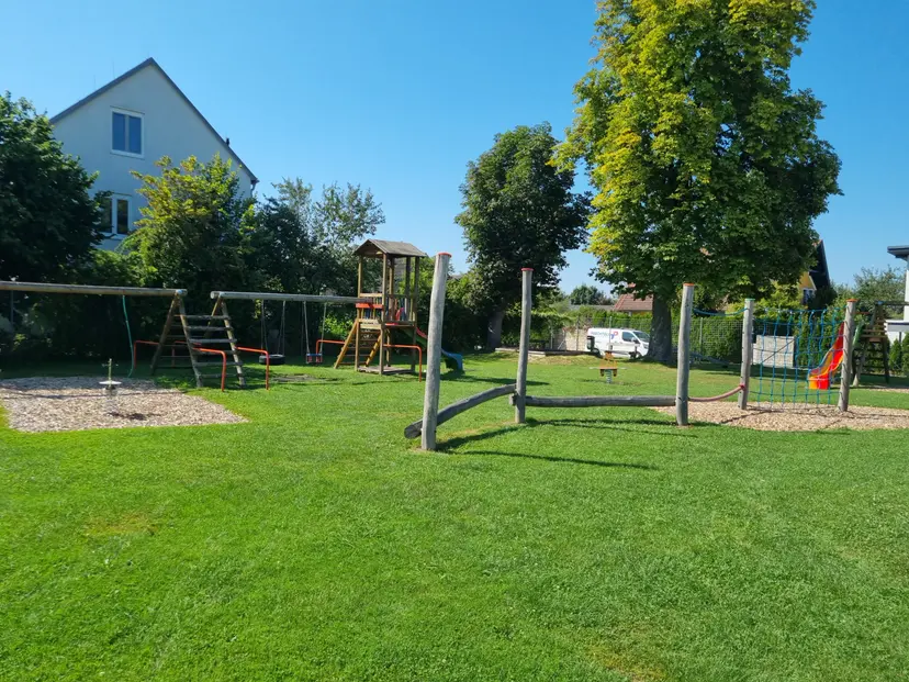 Öffentlicher Spielplatz 2