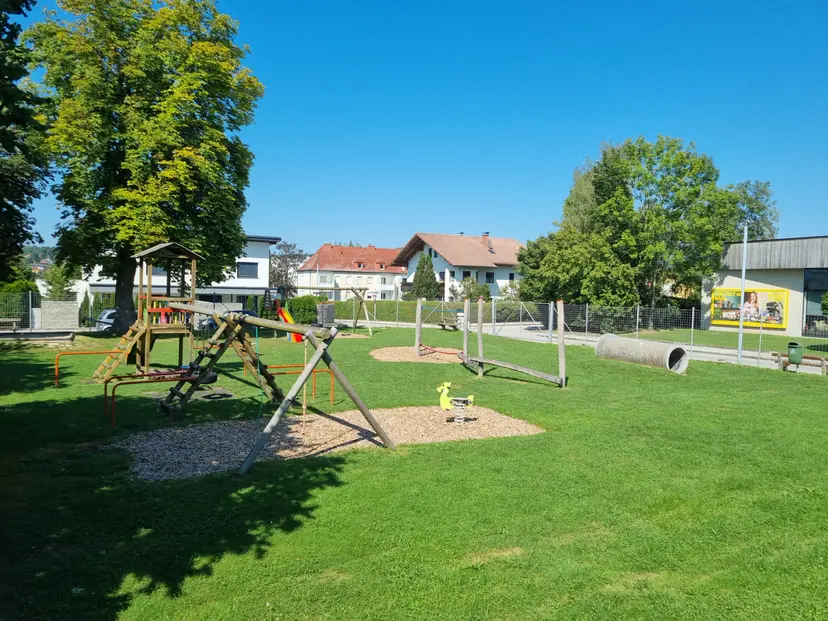 Öffentlicher Spielplatz 5