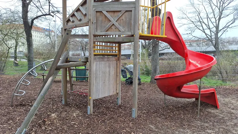 Kinderspielplatz 5