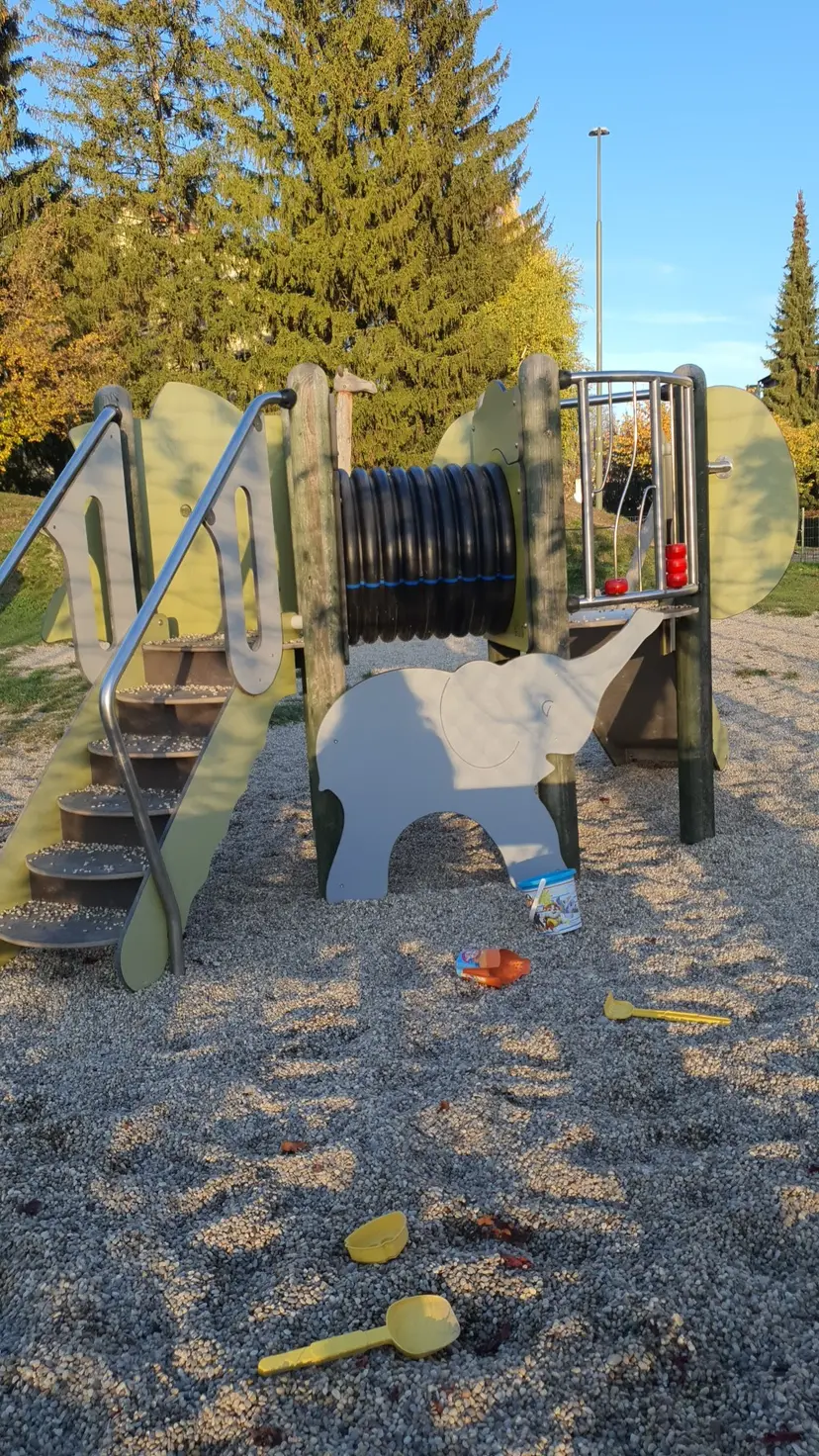Kinderspielplatz 4
