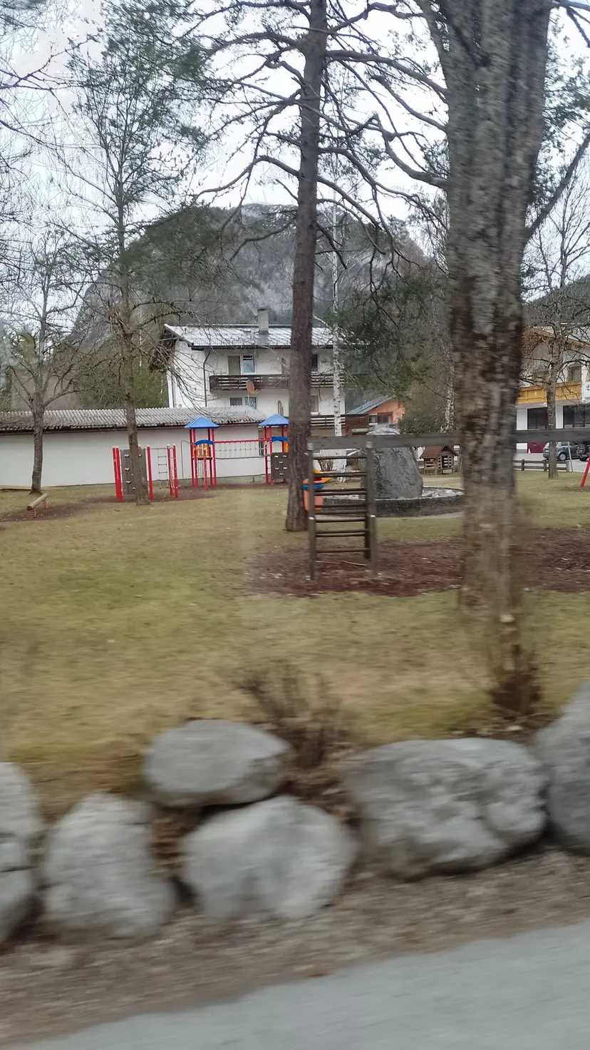 Spielplatz Weidach 5