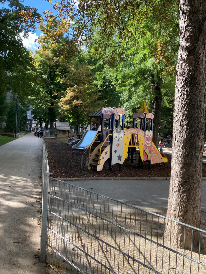 Spielplatz im Josef-Strauss-Park 2
