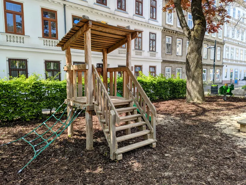 Kinderspielplatz 2