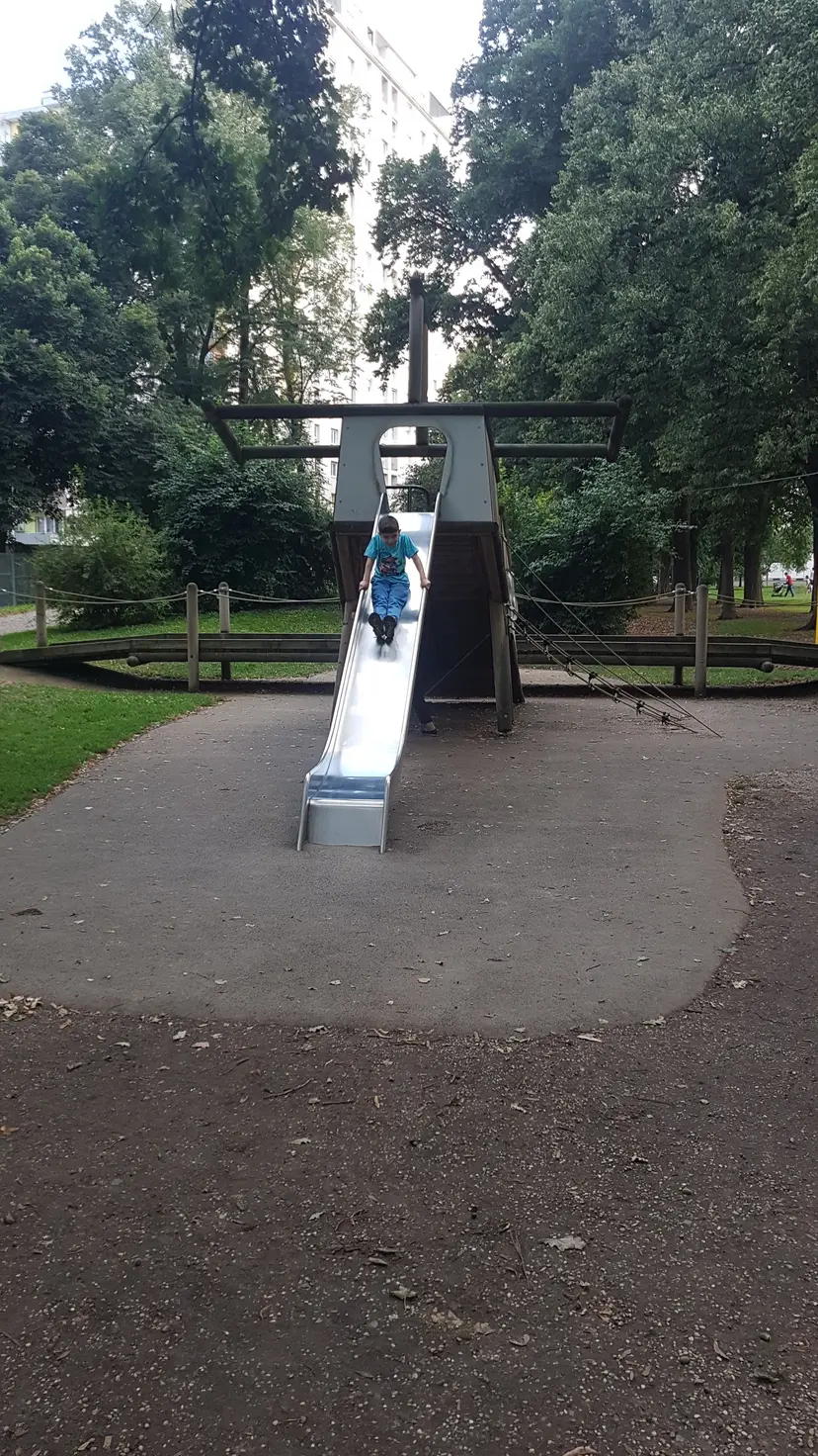 Spielplatz Volksgarten 6