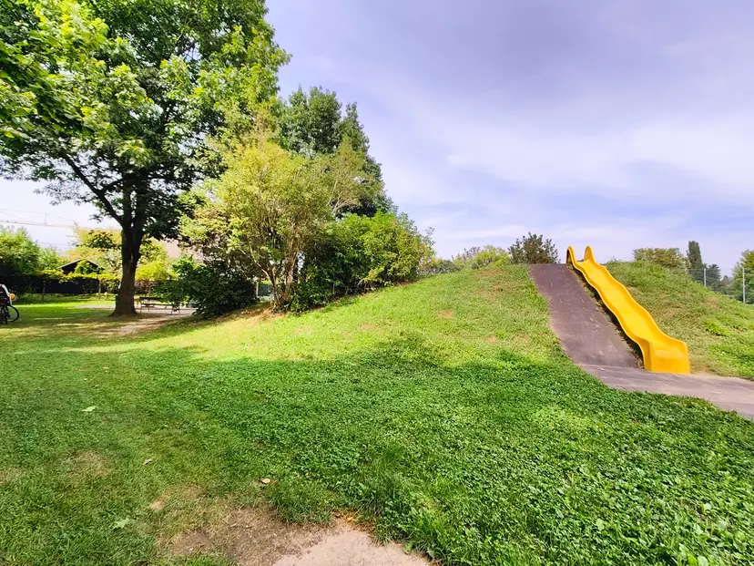 Spielplatz Eichenweg 3