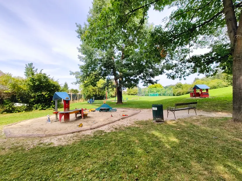 Spielplatz Eichenweg 4