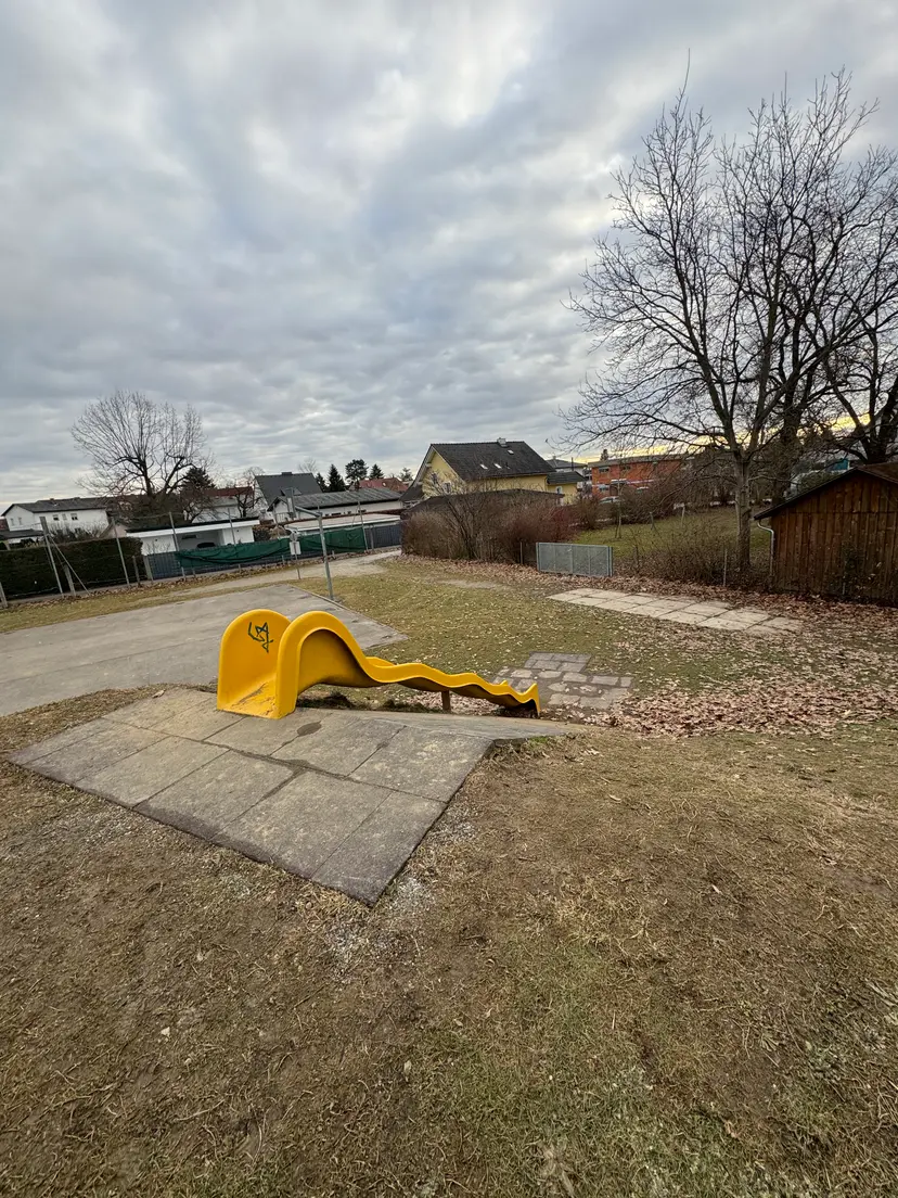 Spielplatz Eichenweg 6