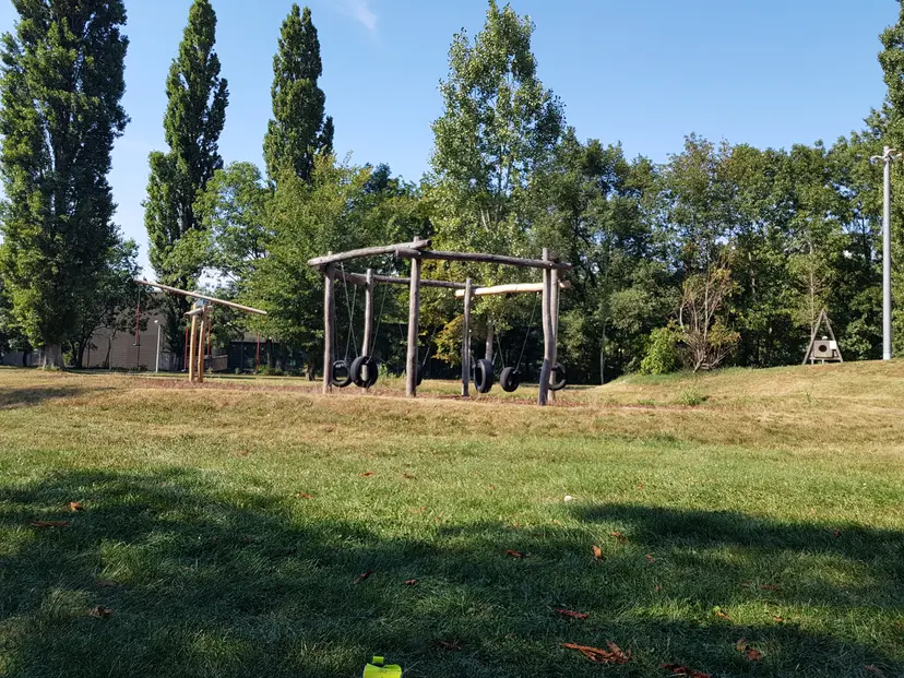 Spielplatz Lusthaus 6