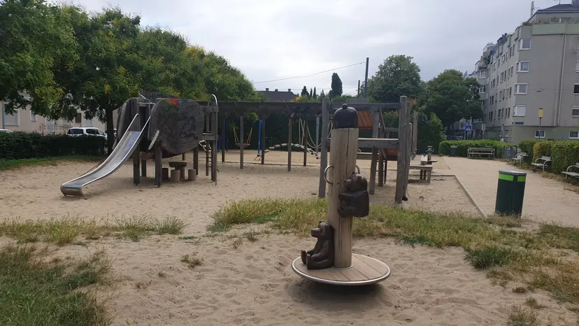 Kinderspielplatz 4