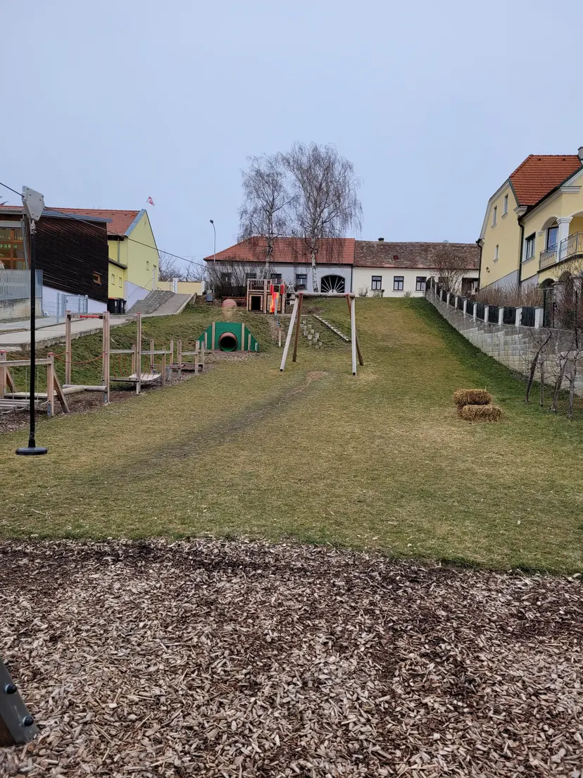 Spielplatz Schöngrabern 3