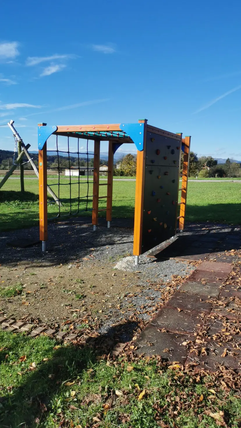 Öffentlicher Spielplatz 2