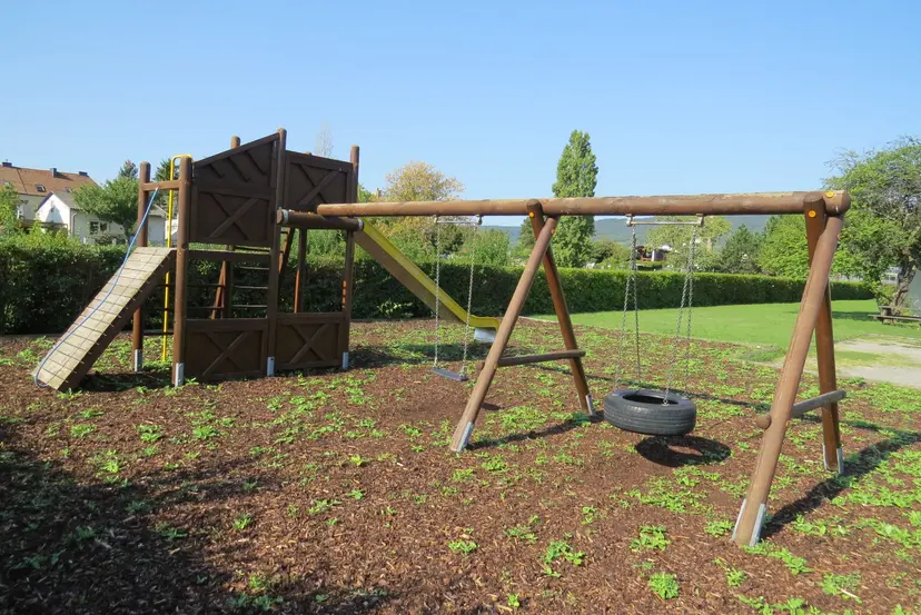 Spielplatz Sportplatzstraße beim Jirovetzhaus 4