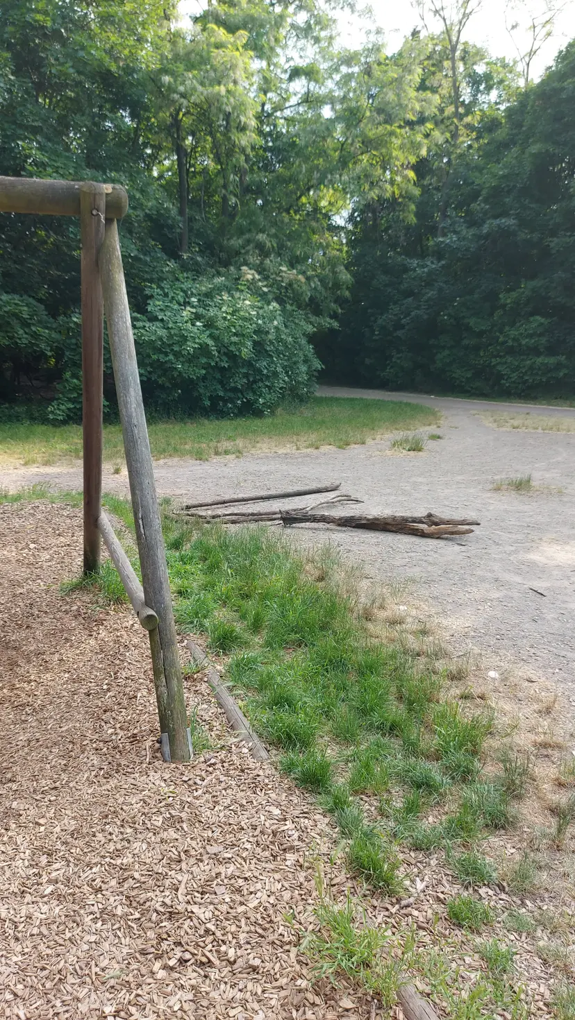 Waldspielplatz Satzingerweg 2