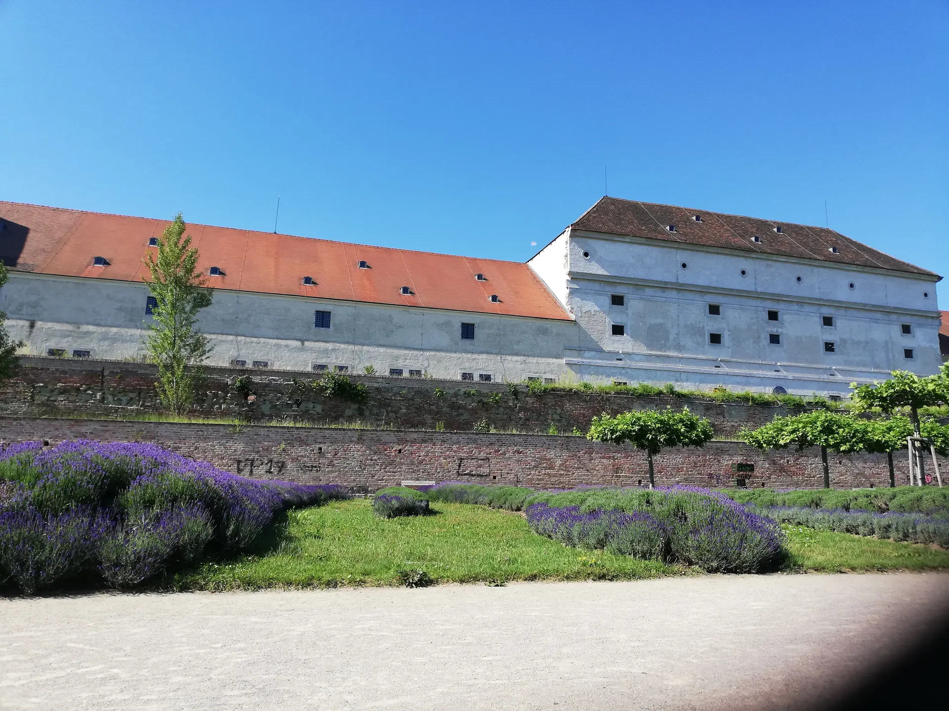 Neugebäude Spielplatz