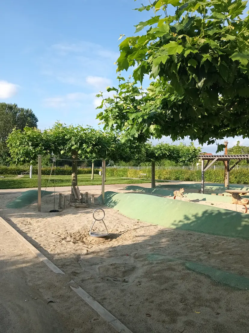 Neugebäude Spielplatz 3